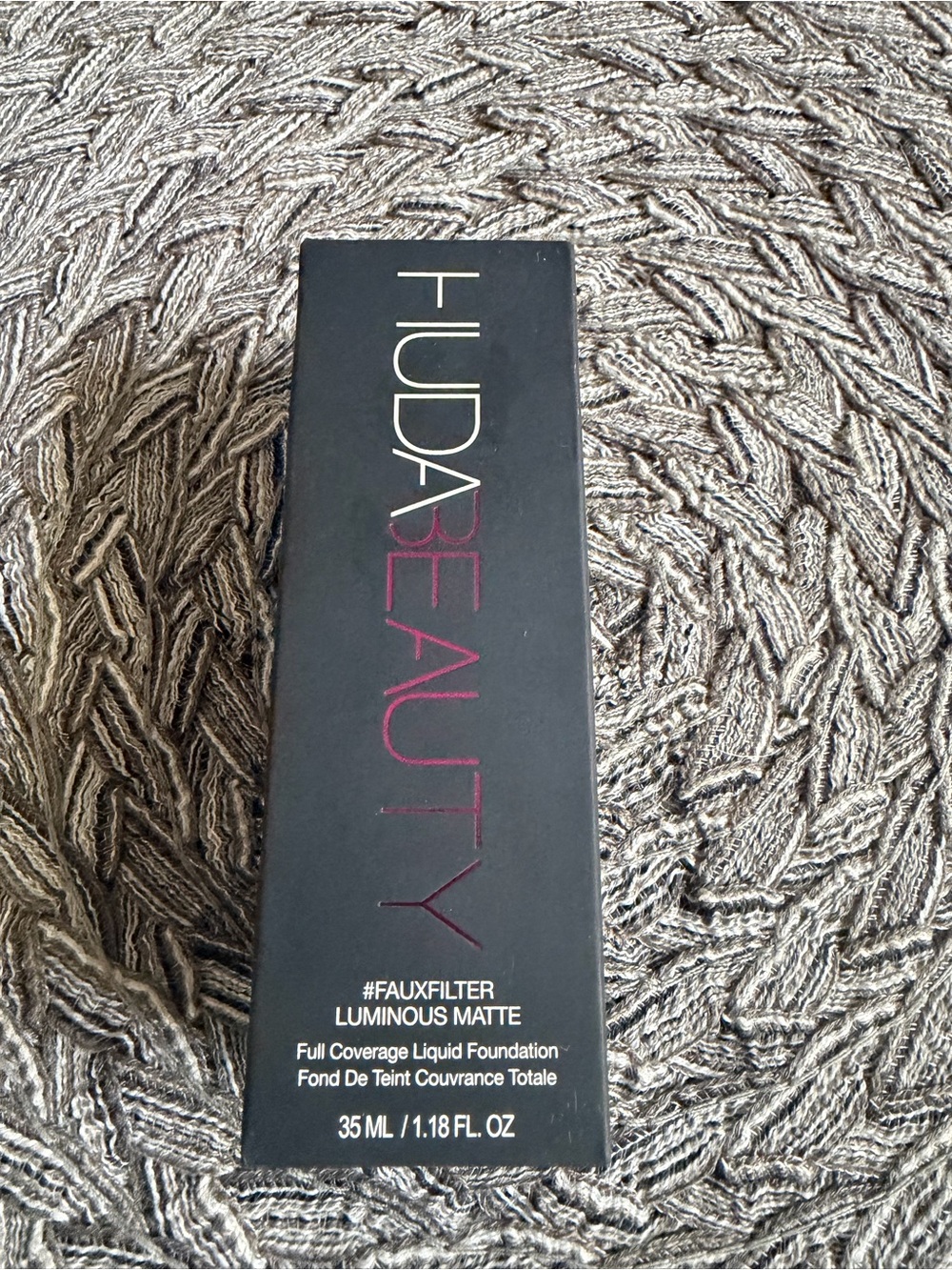 HUDA BEAUTY FauxFilter Luminous Matte Liquid Foundation - latte color